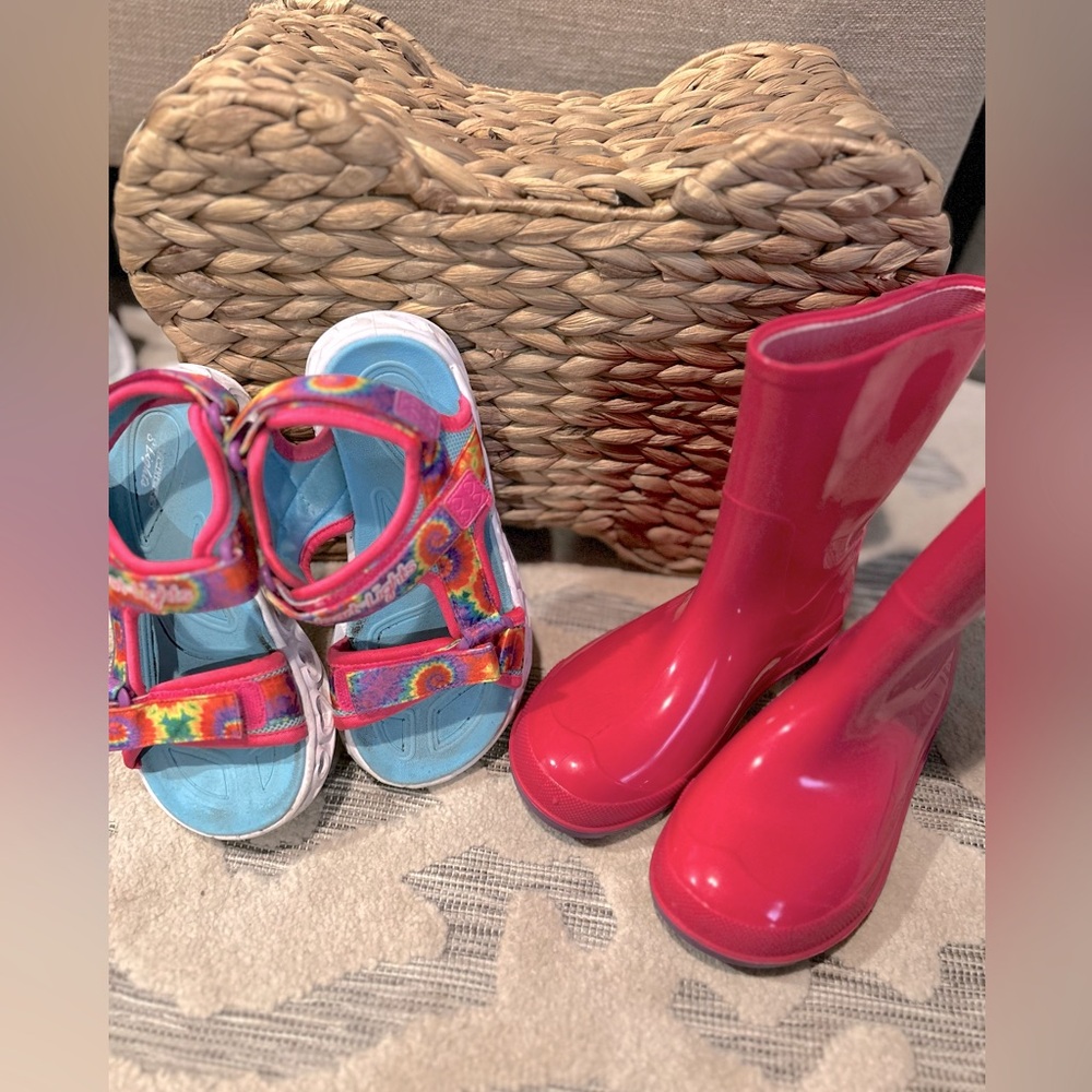Girls Skechers Light Ip Sandal and Rain Boots Size 13